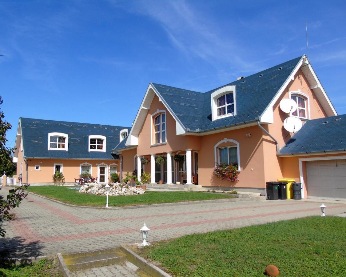 Szabadi Castle Villa Balatonszabadi Fürdőtelep Eksteriør bilde